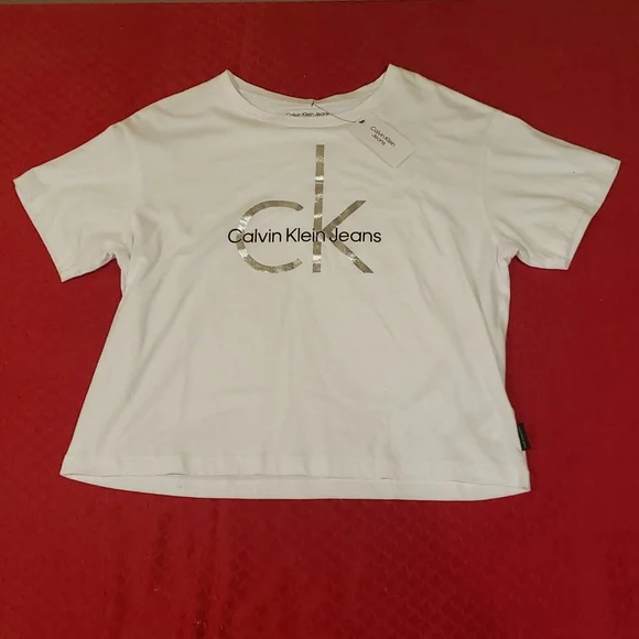 Calvin Klein Tshirt - Picture 1 of 5